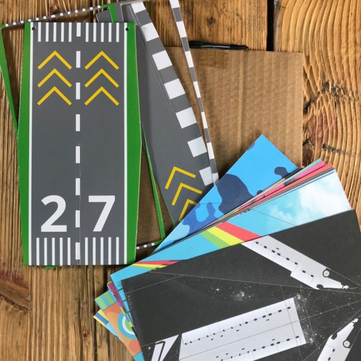 Carlsen Verlag Bastelset für Kinder: Kreatives Bastelset: Turbo-Papierflieger