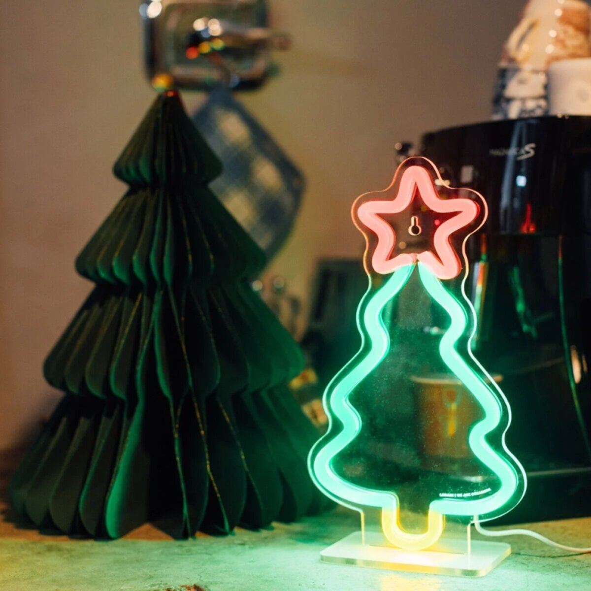 Legami USB-Lampe Tannenbaum Neon Effekt 16 x 1,5 x 28,5 cm