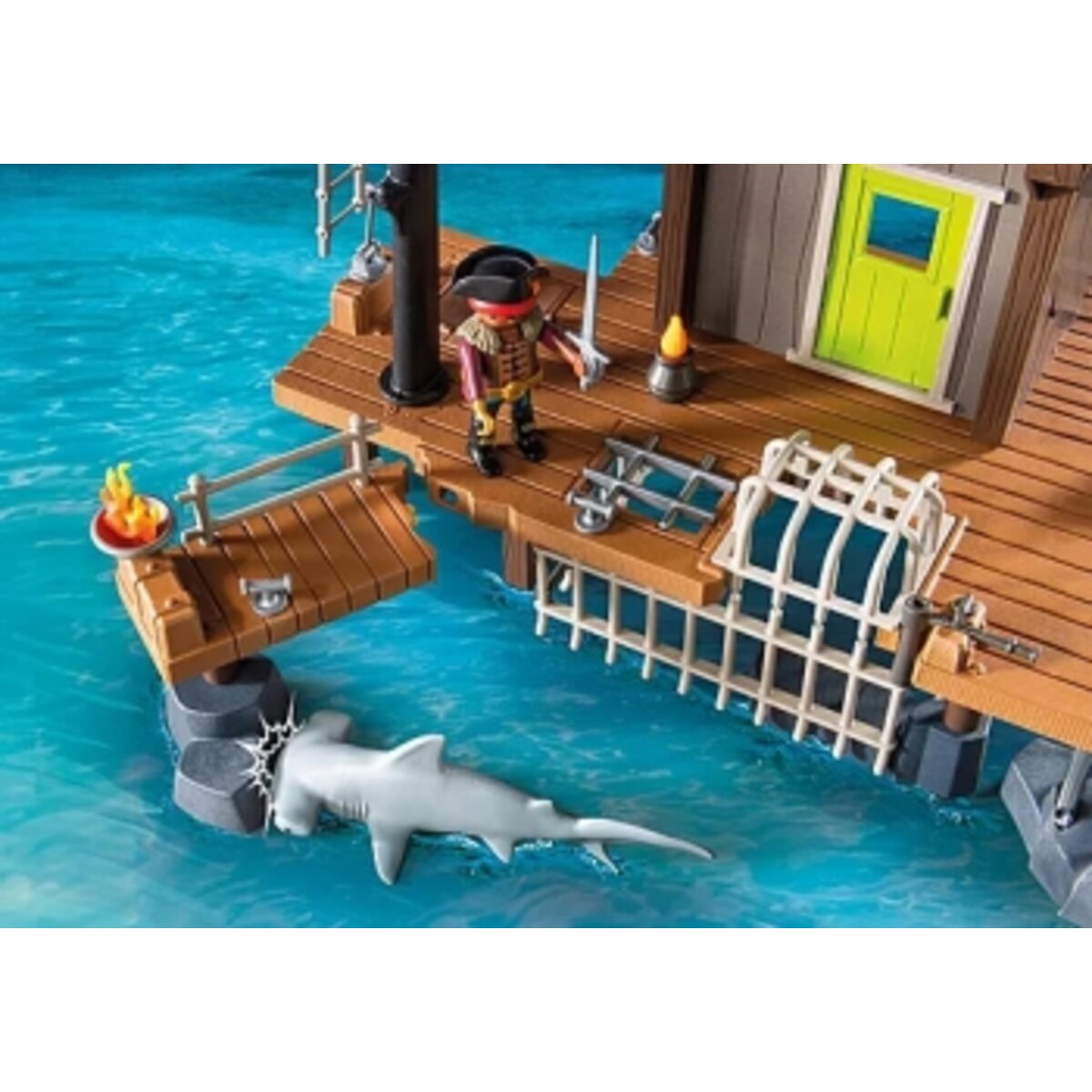 piratenhafen-mit-seeraeuber-gefaengnis-94EA1F796.jpg