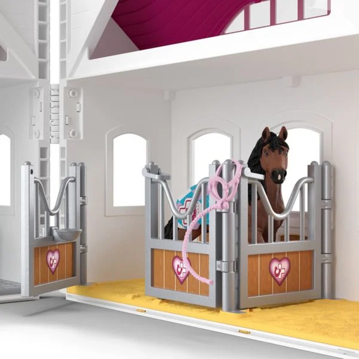 schleich-42787-pferdeklinik-heilende-hufe-BD298B1E5.jpg