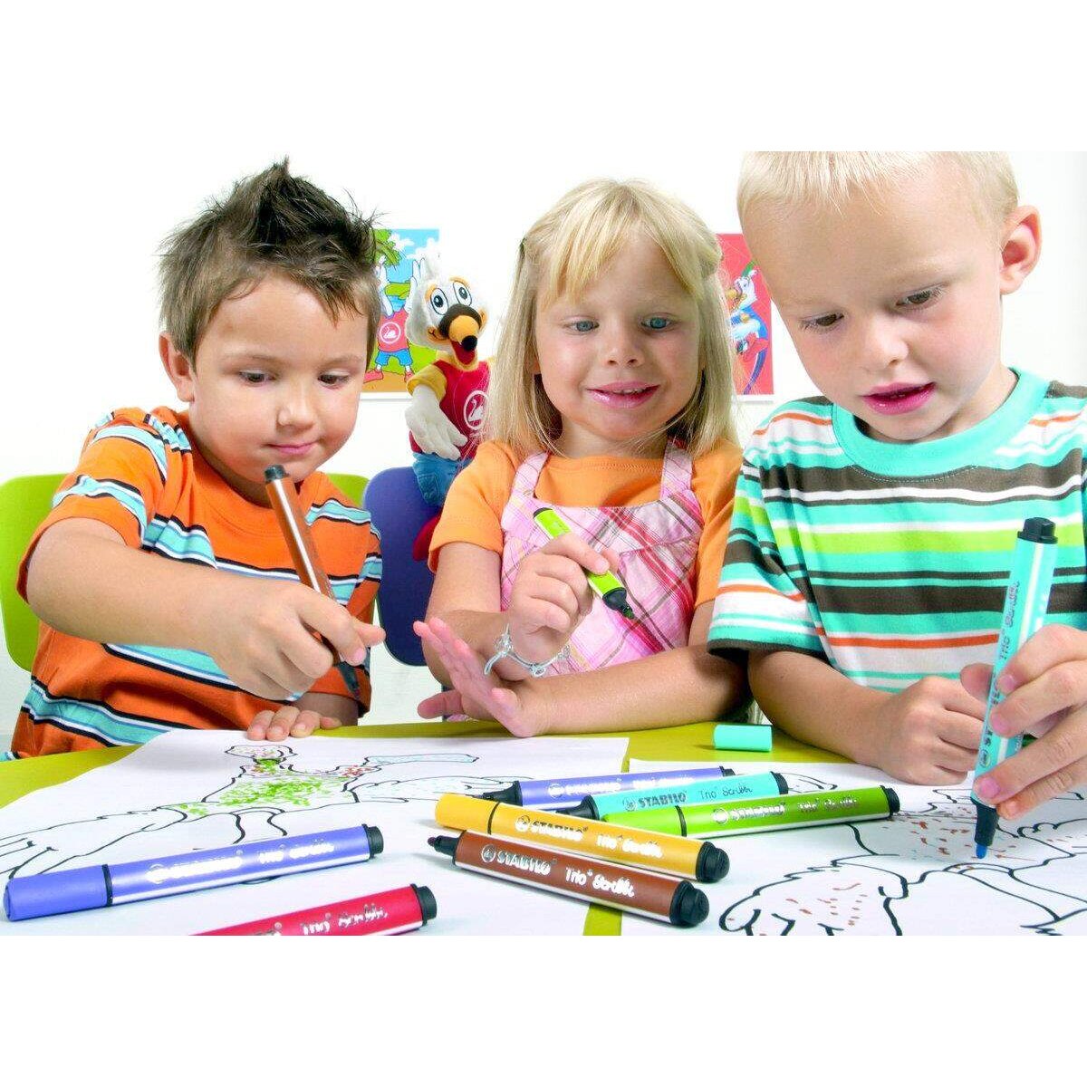 Gefederter Dreikant-Filzstift - STABILO Trio Scribbi - 12er Tischset - mit 12 verschiedenen Farben