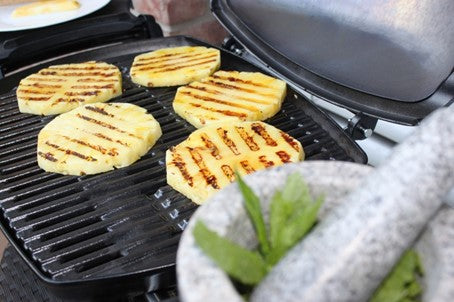 Gegrillte Ananas mit geminztem Zucker - Rezept