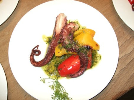 Salat mit gegrilltem Pulpo und Paprika - Rezept