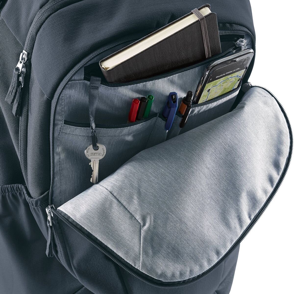 deuter-lifestyle-rucksack-giga-black-EB4F52D48.jpg