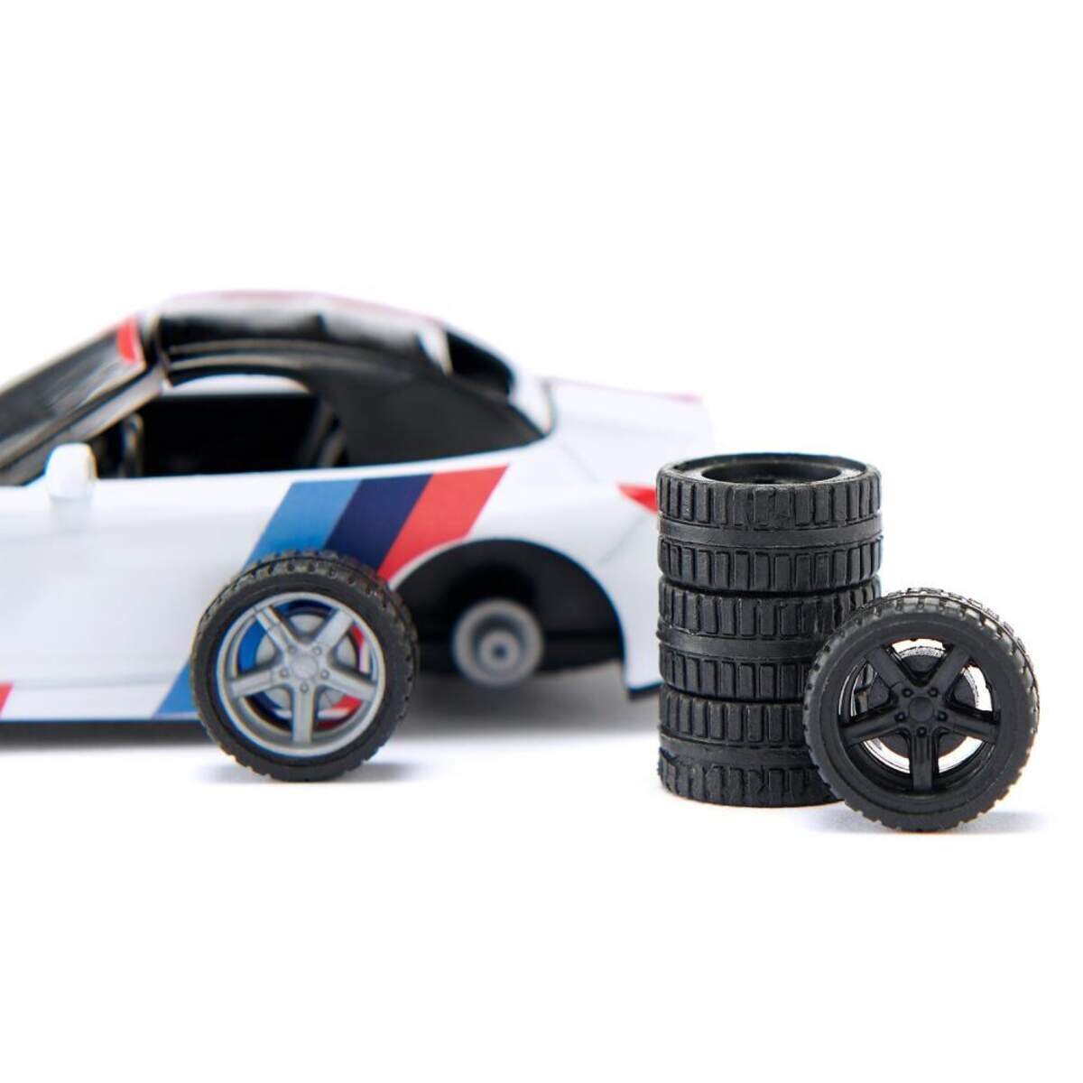 siku-2347-bmw-z4-m40i-C8244C504.jpg